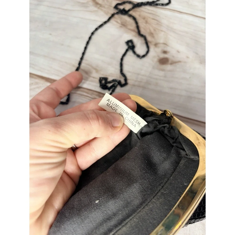 Vintage Boutique Black Aluminum Metal Mesh Purse Gold Chain And Kiss Clasp‎